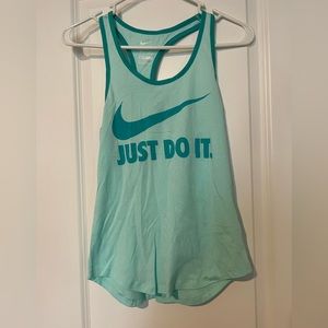 Nike tank top women’s small
